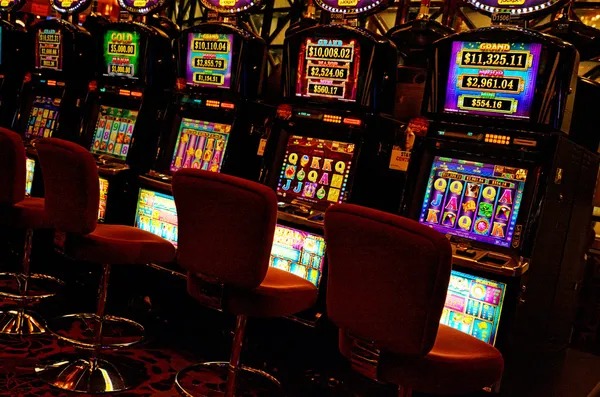 Blackjack hand decision interface